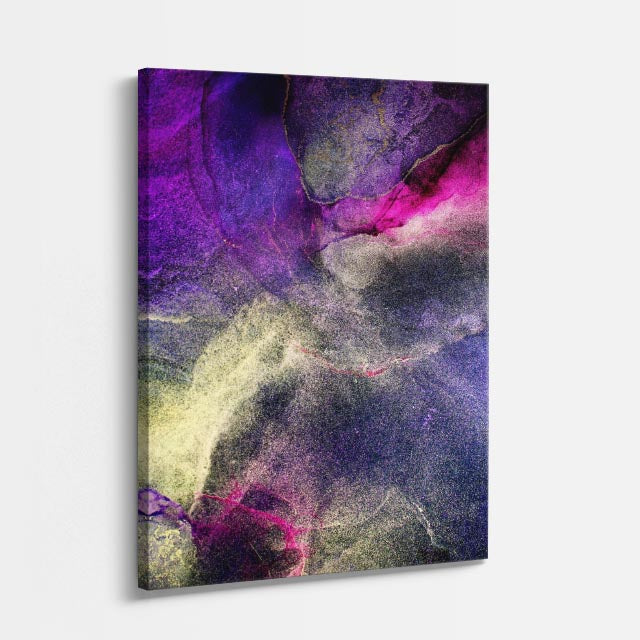 cuadro canvas abstracto fluido niebla ultravioleta en tonos morado, blanco, negro