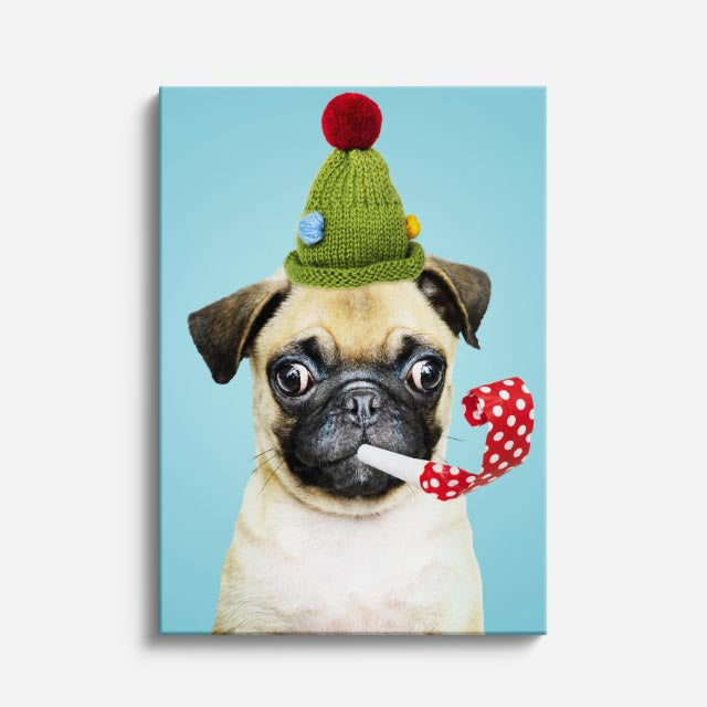 cuadro canvas mascotas pug invernal vertical