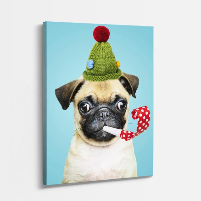 cuadro canvas mascotas pug invernal vertical