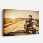 cuadro canvas vehículos pareja al atardecer dorado horizontal