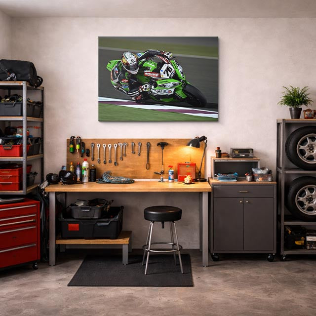cuadro canvas vehículos kawasaki verde en la pista horizontal