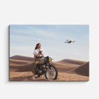 cuadro canvas vehículos clásica negra mujer en desierto horizontal