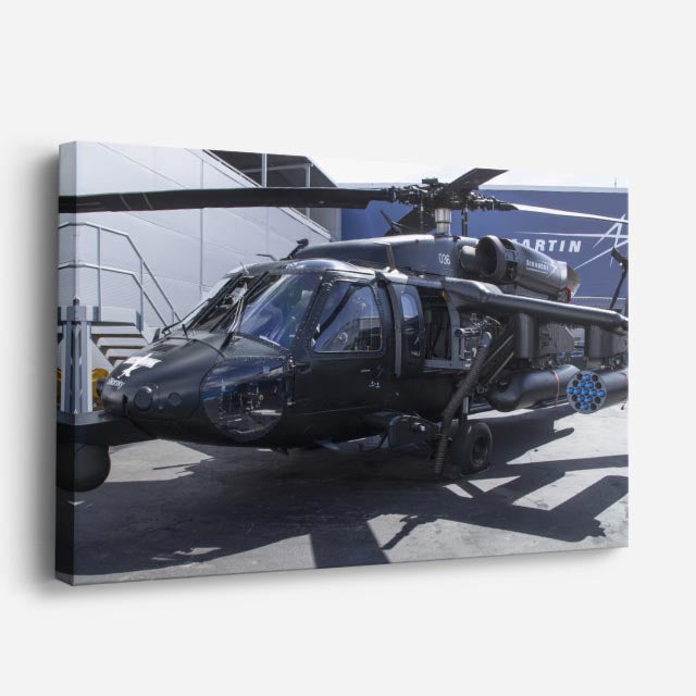 cuadro canvas vehículos black hawk hangar oscuro horizontal