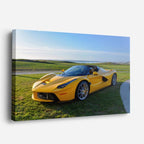 cuadro canvas vehículos laferrari amarilla campo verde horizontal
