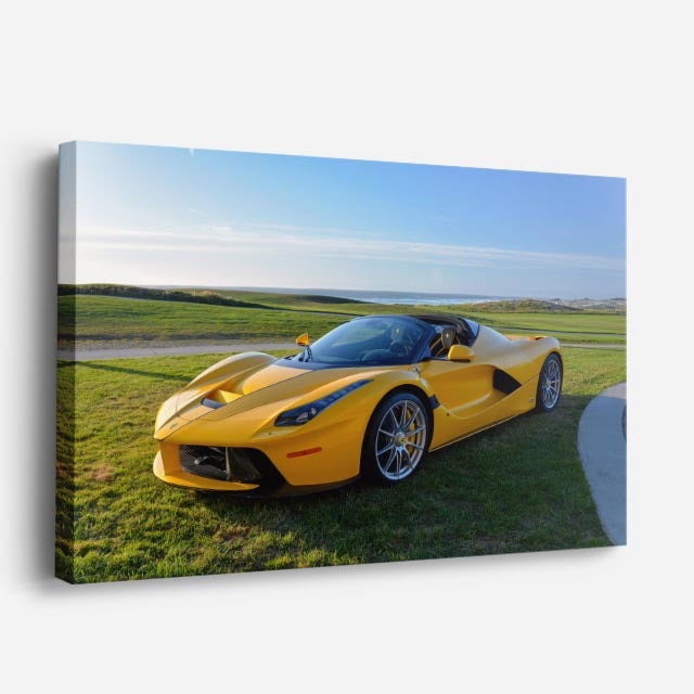 cuadro canvas vehículos laferrari amarilla campo verde horizontal