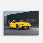cuadro canvas vehículos toyota supra amarilla ciudad horizontal