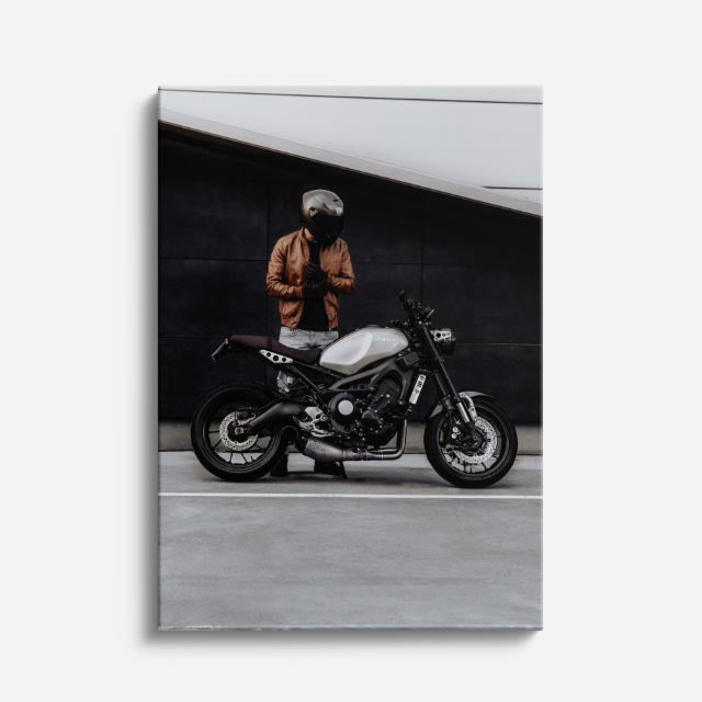 cuadro canvas vehículos piloto café racer fondo blanco vertical