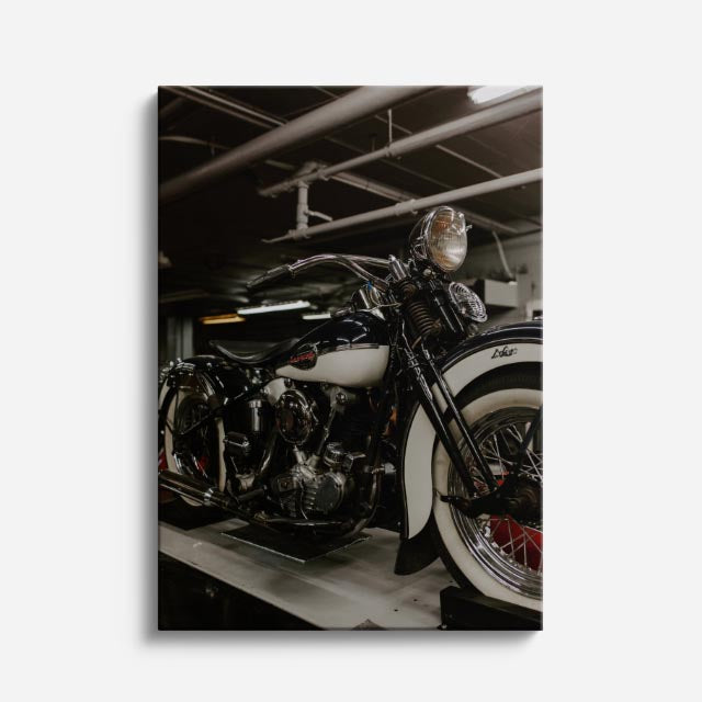 cuadro canvas vehículos custom negra bajo el puente vertical