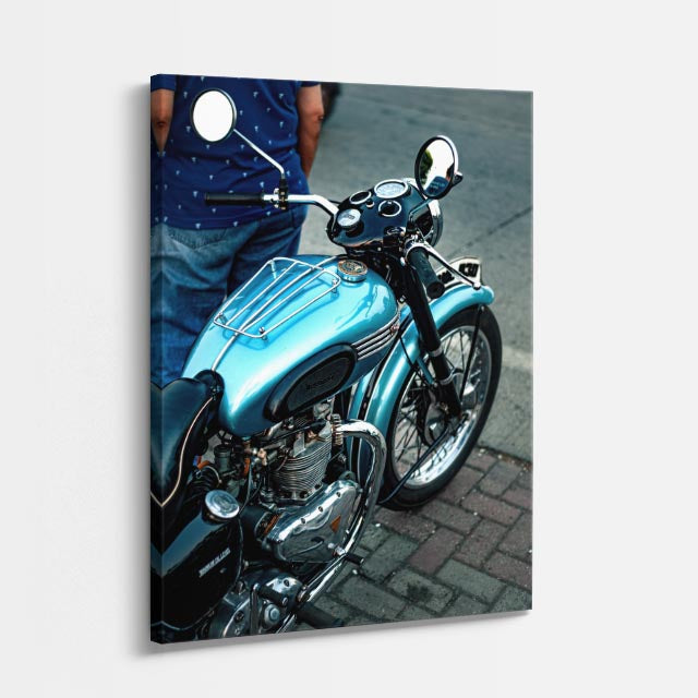 cuadro canvas vehículos chopper azul empedrado nocturno vertical
