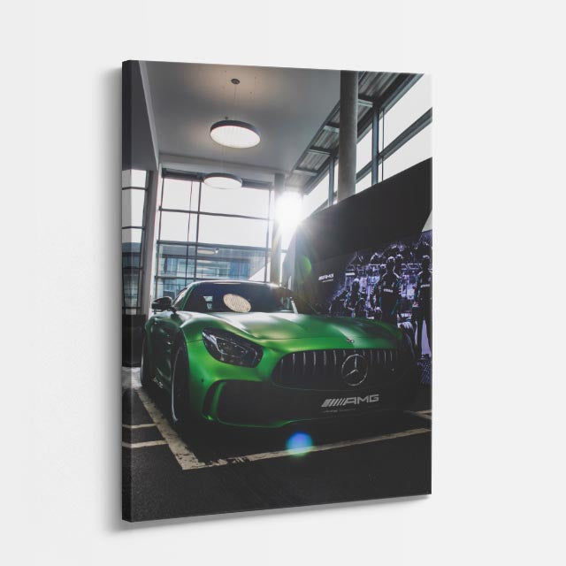 cuadro canvas vehículos mercedes verde garaje moderno vertical