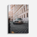 cuadro canvas vehículos bmw gris ciudad histórica vertical