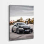 cuadro canvas vehículos bmw gris atardecer vertical