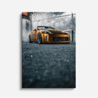 cuadro canvas vehículos nissan dorado fondo oscuro vertical