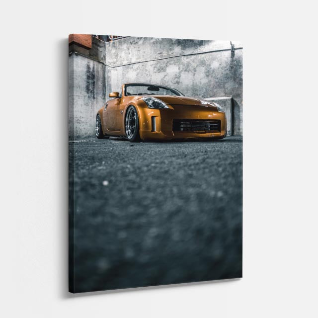 cuadro canvas vehículos nissan dorado fondo oscuro vertical