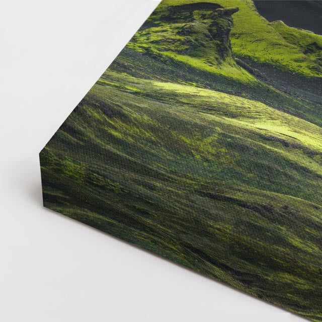 cuadro canvas bosques y naturaleza volcán negro lago oscuro horizontal