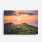 cuadro canvas bosques y naturaleza montaña cabaña atardecer naranja horizontal