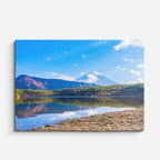 cuadro canvas bosques y naturaleza lago orilla rocosa volcán horizontal