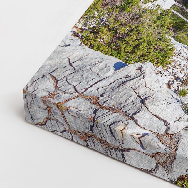 cuadro canvas bosques y naturaleza acantilado río azul profundo horizontal