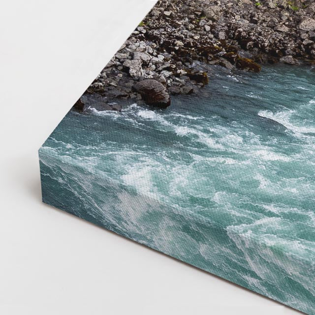 cuadro canvas bosques y naturaleza río entre rocas antiguas horizontal