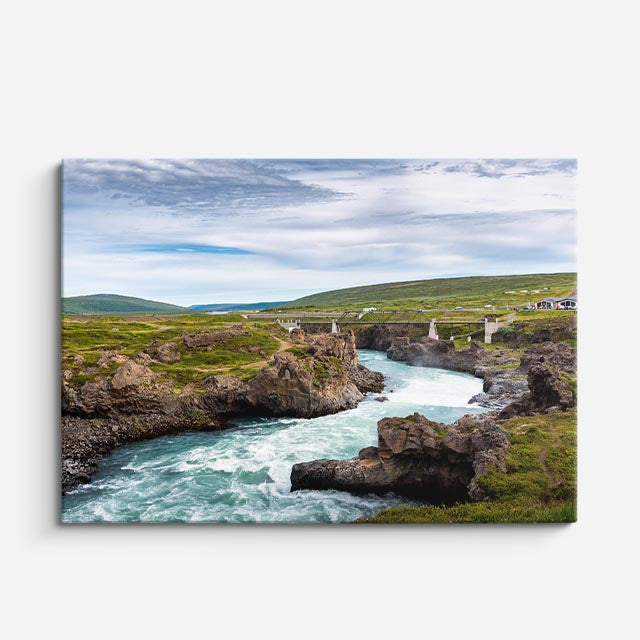 cuadro canvas bosques y naturaleza río entre rocas antiguas horizontal