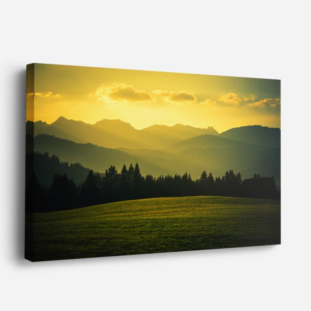 cuadro canvas bosques y naturaleza montaña verde atardecer amarillo horizontal