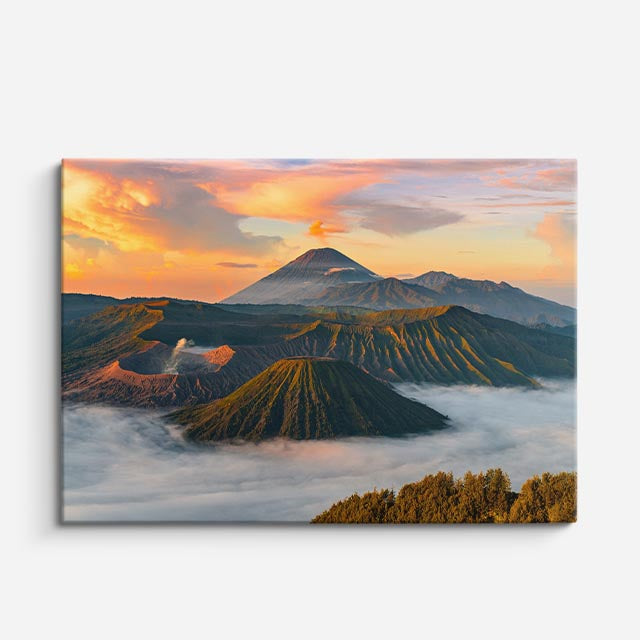 cuadro canvas bosques y naturaleza volcán bromo atardecer naranja horizontal