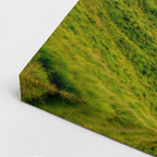 cuadro canvas bosques y naturaleza valle alpino verde intenso vertical