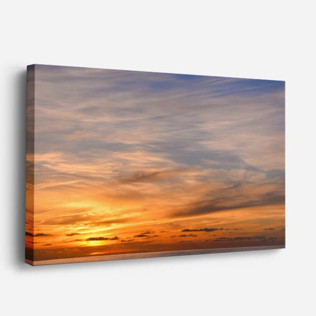 cuadro canvas cielo y noche atardecer dorado nubes dramáticas horizontal