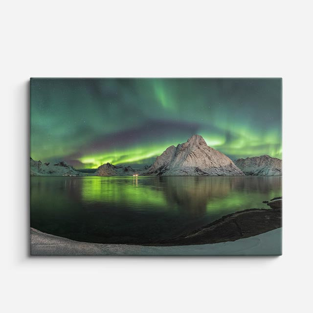 cuadro canvas cielo y noche aurora boreal verde lago montaña horizontal