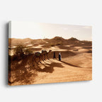 cuadro canvas desierto camellos dunas luz dorada horizontal