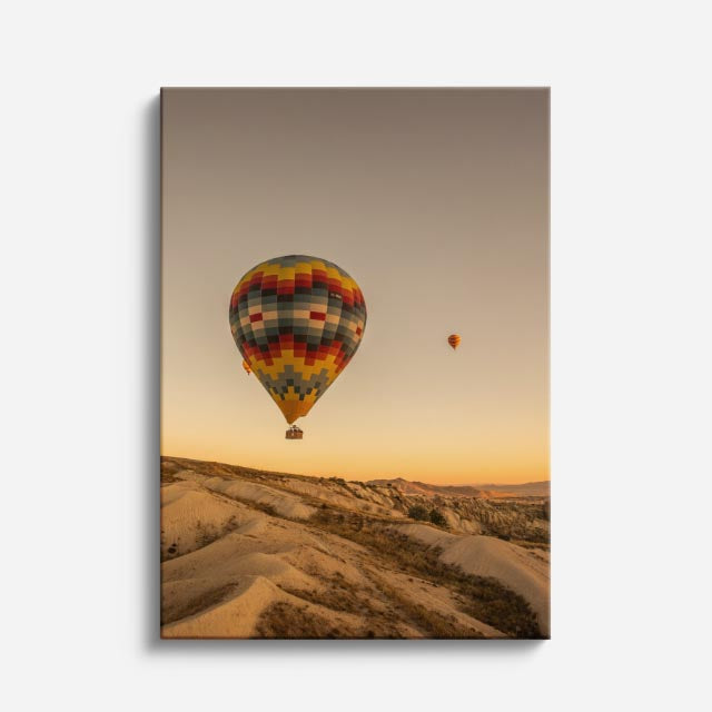 cuadro canvas desierto globo aerostático duna dorada vertical