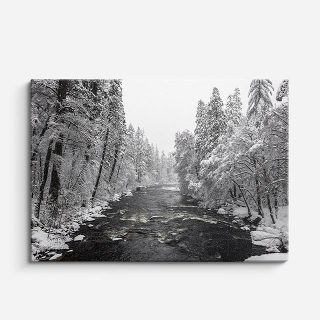 cuadro canvas montañas y nieve bosque nevado río oscuro horizontal