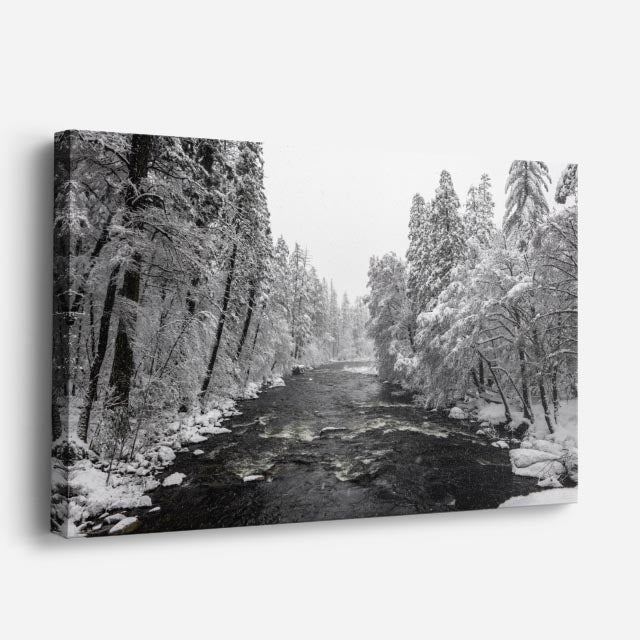cuadro canvas montañas y nieve bosque nevado río oscuro horizontal