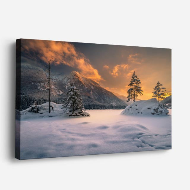 cuadro canvas montañas y nieve bosque nevado atardecer naranja horizontal