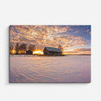 cuadro canvas montañas y nieve cabaña nevada atardecer dramático horizontal