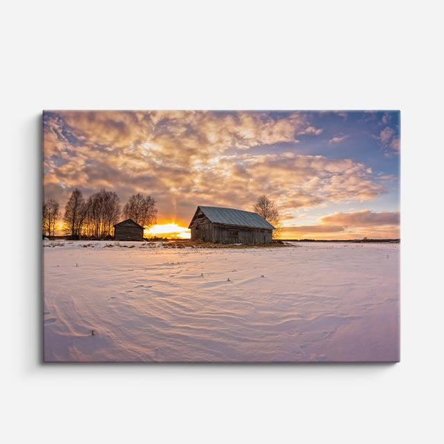 cuadro canvas montañas y nieve cabaña nevada atardecer dramático horizontal