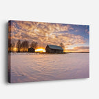 cuadro canvas montañas y nieve cabaña nevada atardecer dramático horizontal