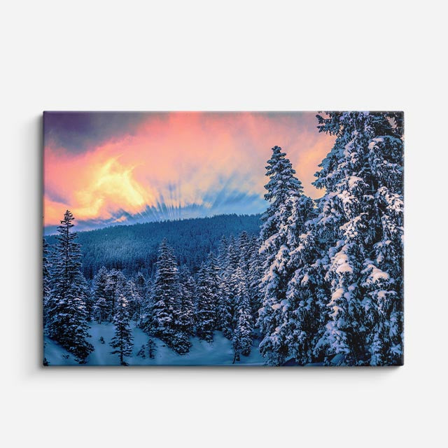 cuadro canvas montañas y nieve bosque nevado atardecer naranja dramático horizontal