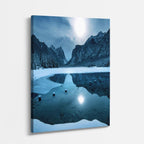cuadro canvas montañas y nieve lago nevado luna montañas azules vertical