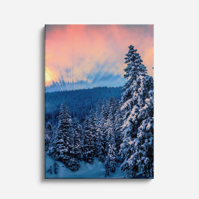 cuadro canvas montañas y nieve pinos nevados atardecer naranja vertical