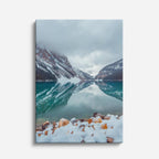 cuadro canvas montañas y nieve lago teal montañas nevadas rocas vertical