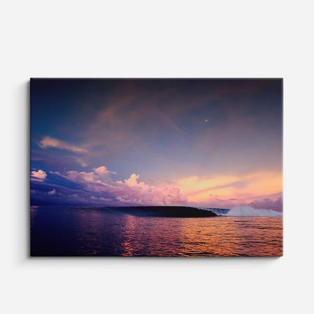 cuadro canvas mar y playa lago cielo gris nublado horizontal