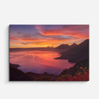 cuadro canvas mar y playa bahía montañas atardecer naranja horizontal