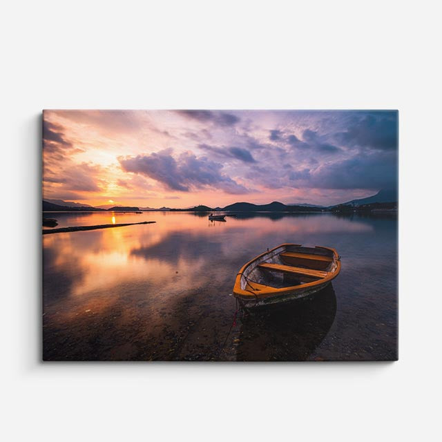 cuadro canvas mar y playa bote lago atardecer suave horizontal