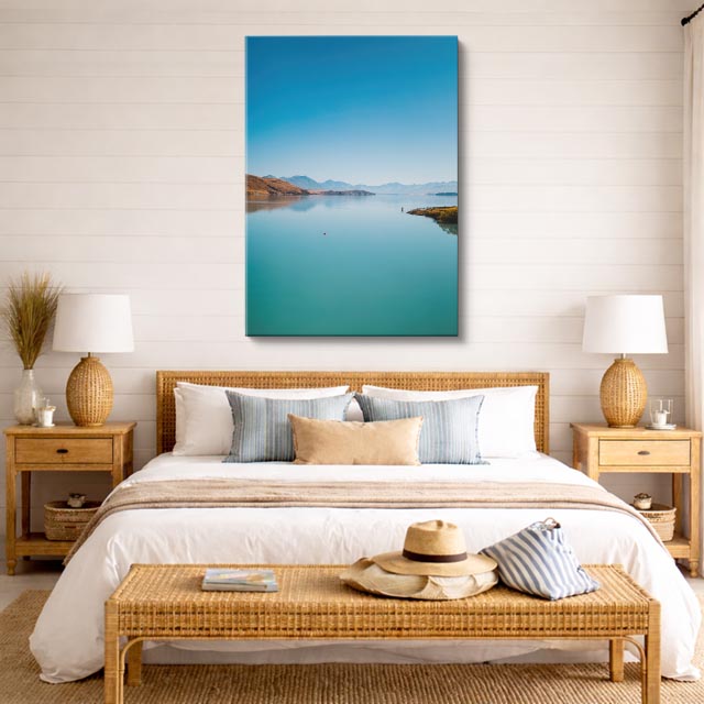 cuadro canvas mar y playa lago turquesa montañas lejanas vertical