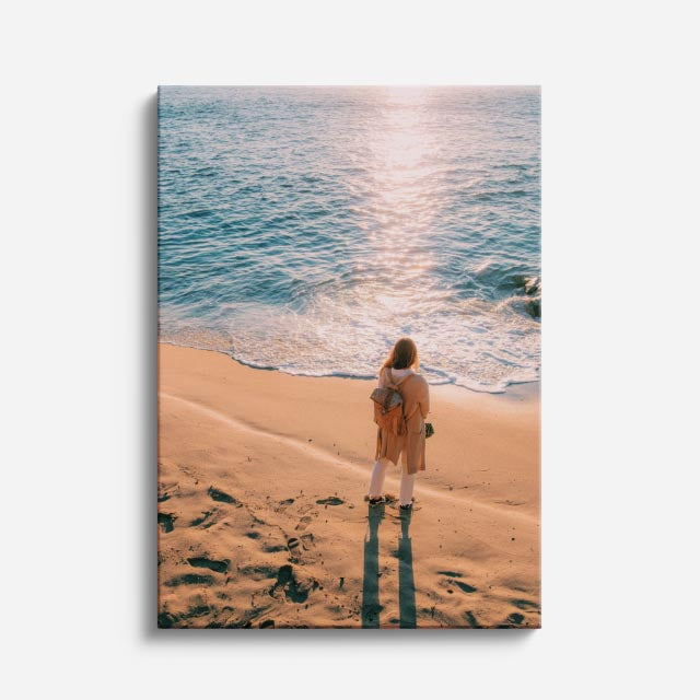 cuadro canvas mar y playa mujer playa arena atardecer vertical