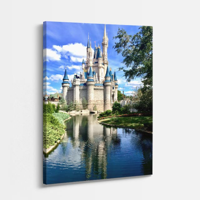 Cuadro canvas Castillo Disney Lago - Arquitectura Iconica Urbano y Arquitectura - Vista Perspectiva