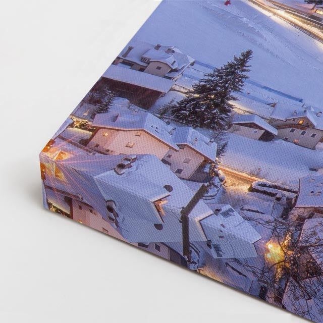 Cuadro canvas Pueblo Alpino Invierno Noche - Ciudades Urbano y Arquitectura - Vista CloseUp