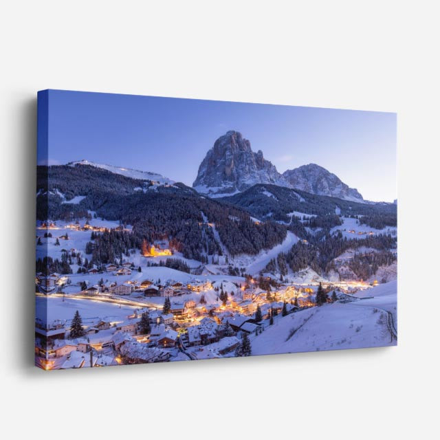 Cuadro canvas Pueblo Alpino Invierno Noche - Ciudades Urbano y Arquitectura - Vista Perspectiva