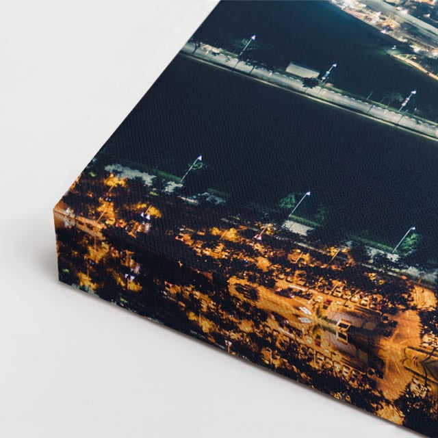 Cuadro canvas Ciudad Costera Noche Dorada - Ciudades Urbano y Arquitectura - Vista CloseUp